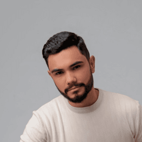 Anderson L. - Senior Software Architect